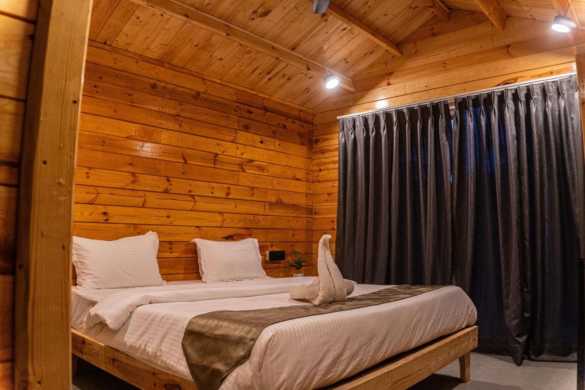 Tranquill Riverside Luxury Cottages With Bathtub, Candolim Exterior photo